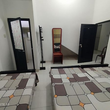 Rayyan Mahal Hotel ปุตตาลัม ภายนอก รูปภาพ
