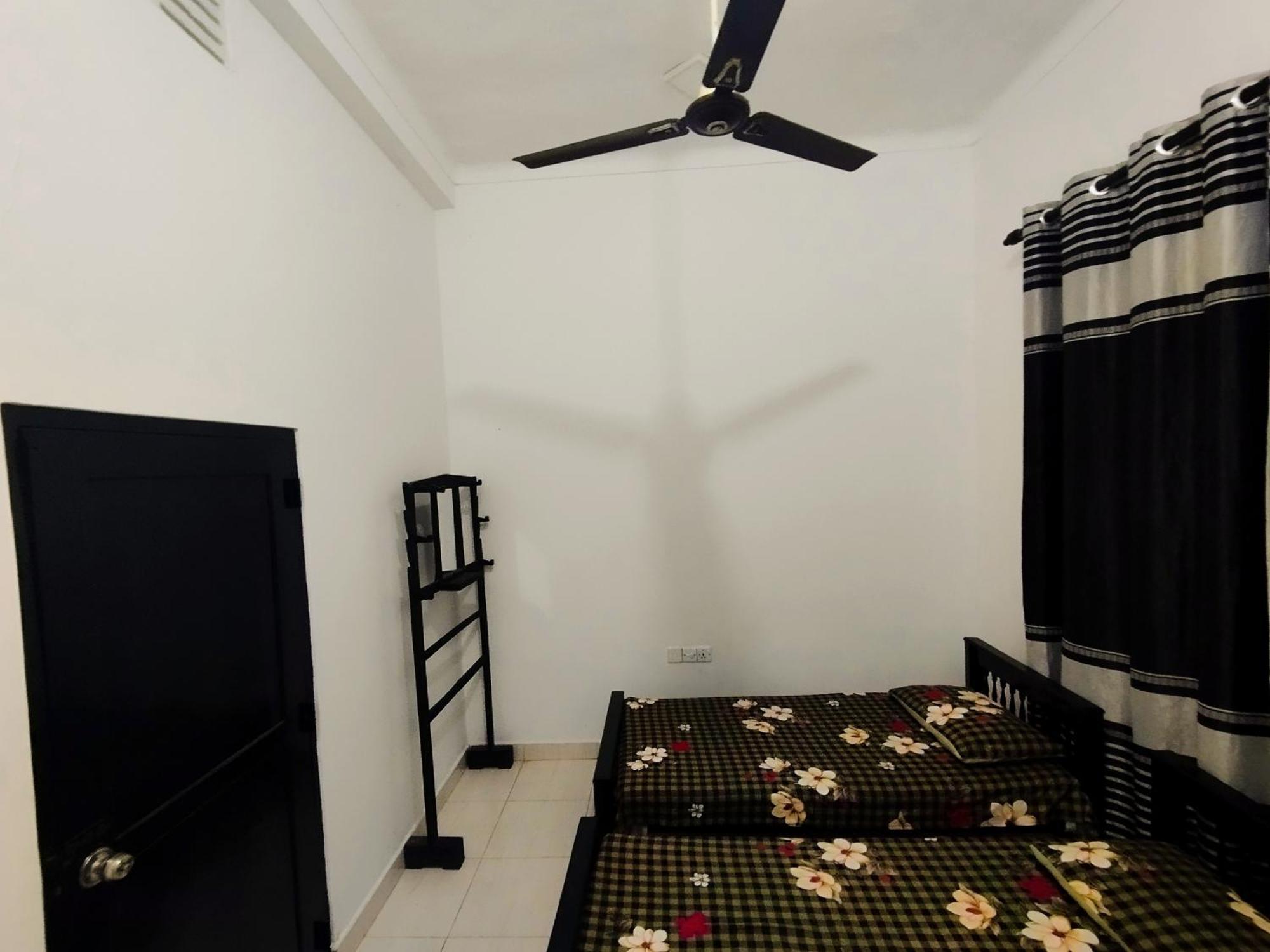 Rayyan Mahal Hotel ปุตตาลัม ภายนอก รูปภาพ